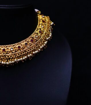 Ravya Close-Neck Set