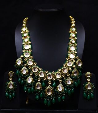 Smrutiya Kundan Haar